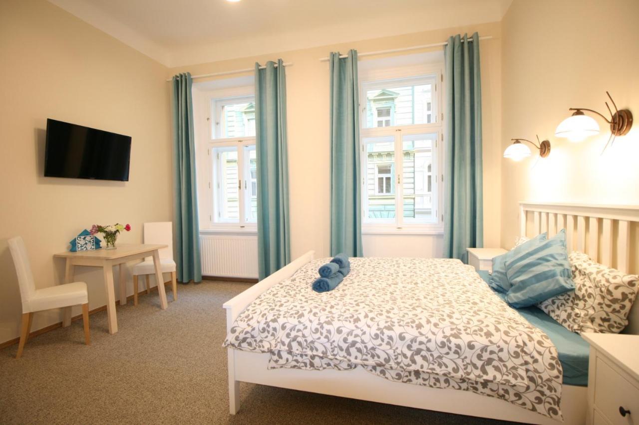Finnem Rentals Tyrsova Praga Exterior foto